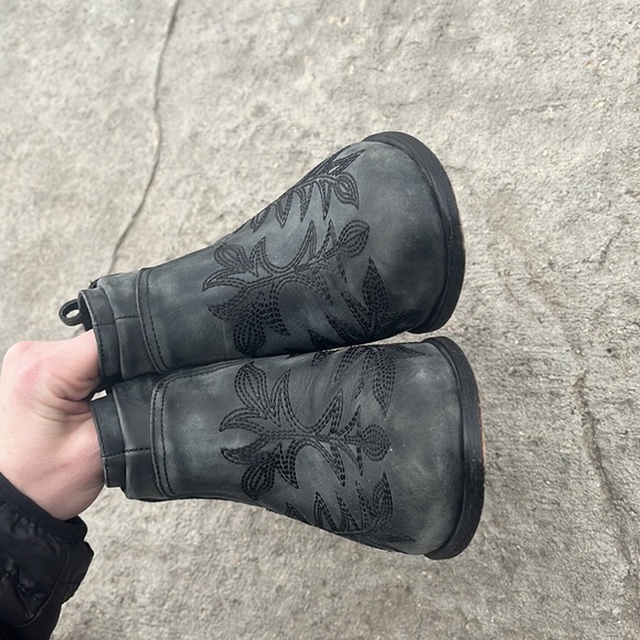 Joie Ajax Black Leather Embroidered booties size womens 38 - Picture 6 of 8